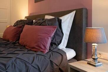 تختخواب و صبحانه Bnb  T Kraaiennest