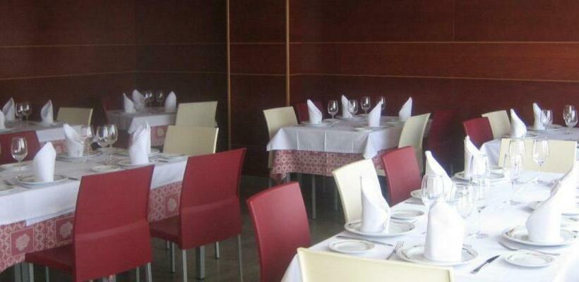 ペンション Hostal Restaurante Taracena