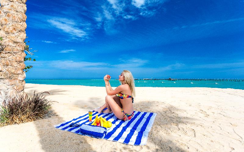 Hawaii Le Jardin Aqua Resort  Families And Couples Only