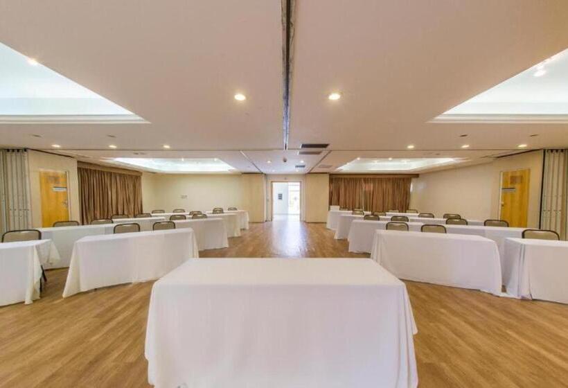 هتل Carlton Plaza Baoba