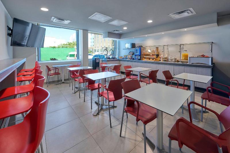 Fotos del hotel City Express Junior Cancun:  10