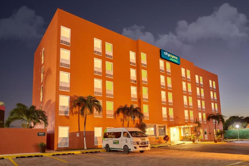 Fotos del hotel City Express Junior Cancun:  16