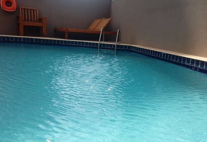 هتل Faria Lima Flat Service