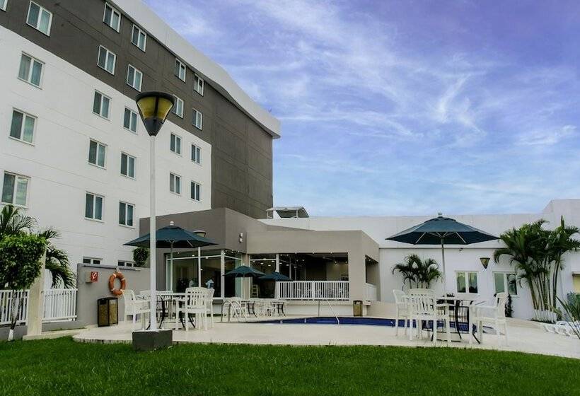 هتل Holiday Inn Express Tapachula, An Ihg