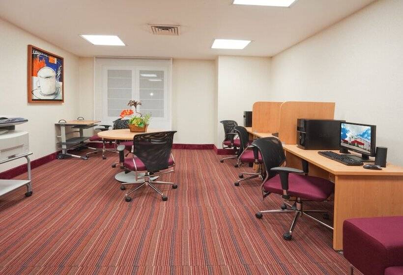 هتل Holiday Inn Express Tapachula, An Ihg