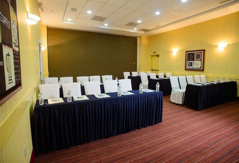 هتل Holiday Inn Express Tapachula, An Ihg