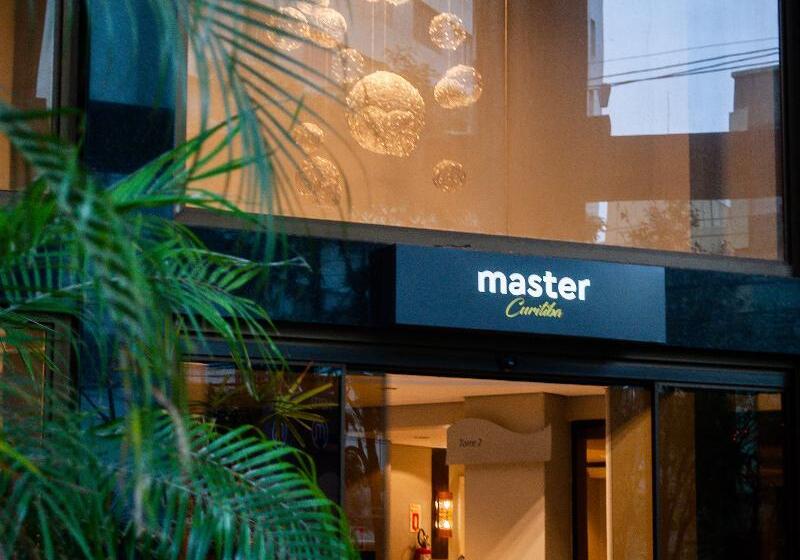 هتل Master Curitiba   Centro  A 2km Do Batel