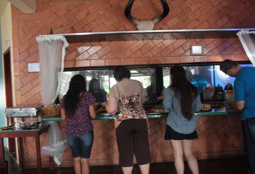 هتل Refugio