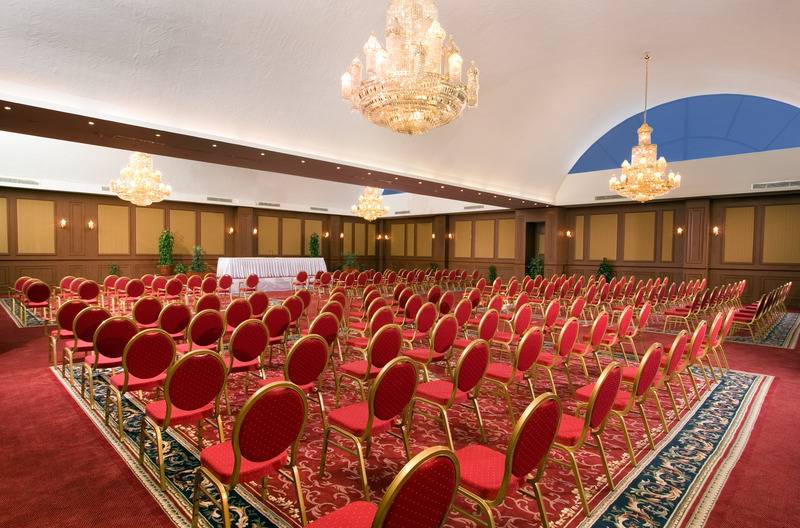 هتل Titanic Palace Families And Couples Only