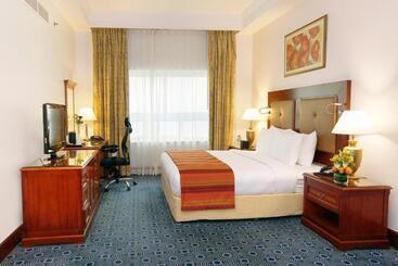 Fotos del hotel Holiday Inn Bur Dubai  Embassy District:  3