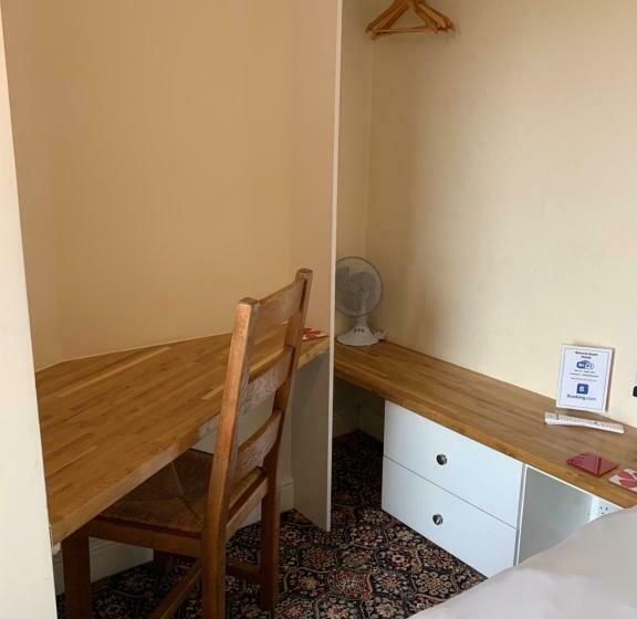 بنسيون Bouvrie Guest House