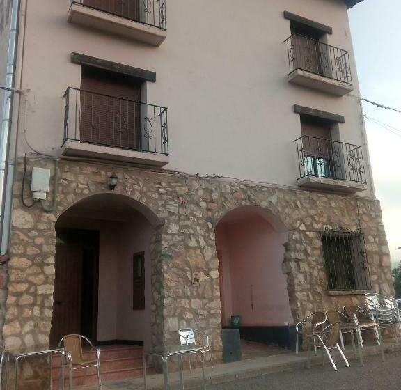 بنسيون Hostal Restaurante San Millan