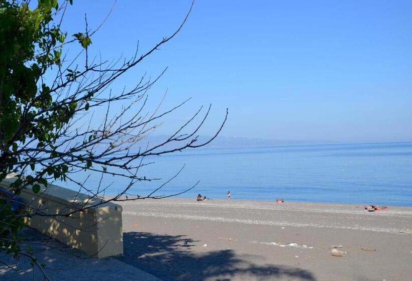 تختخواب و صبحانه I Tesori Del Mare