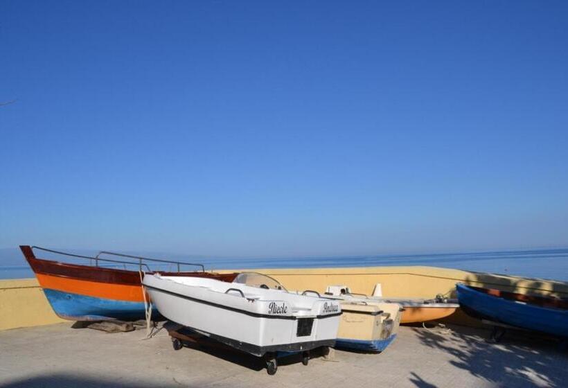 تختخواب و صبحانه I Tesori Del Mare