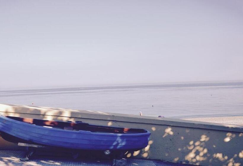 تختخواب و صبحانه I Tesori Del Mare