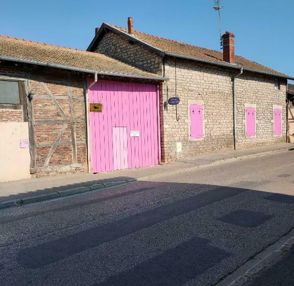 تختخواب و صبحانه La Ferme Du Grand Faubourg