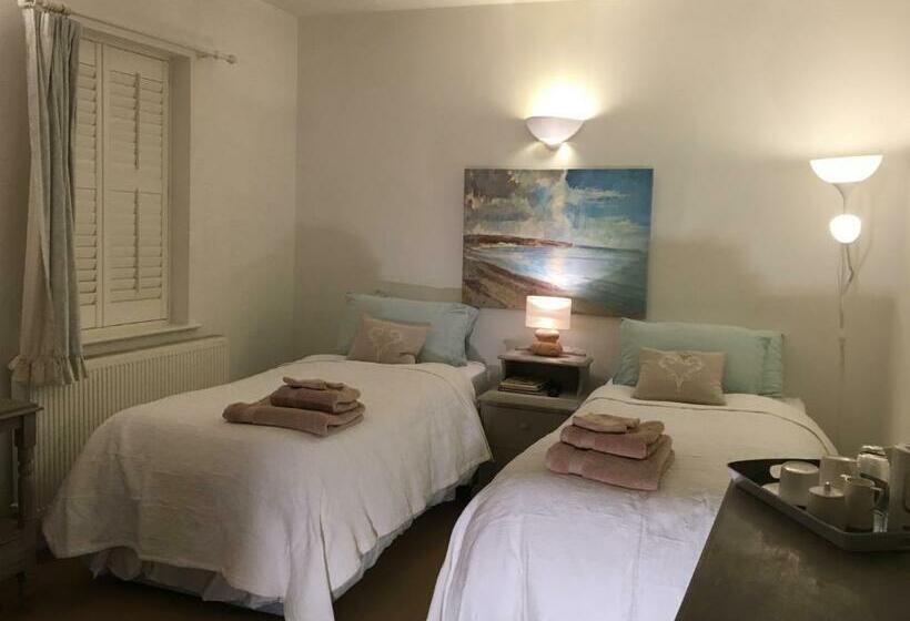 تختخواب و صبحانه Smallbrook Cottage