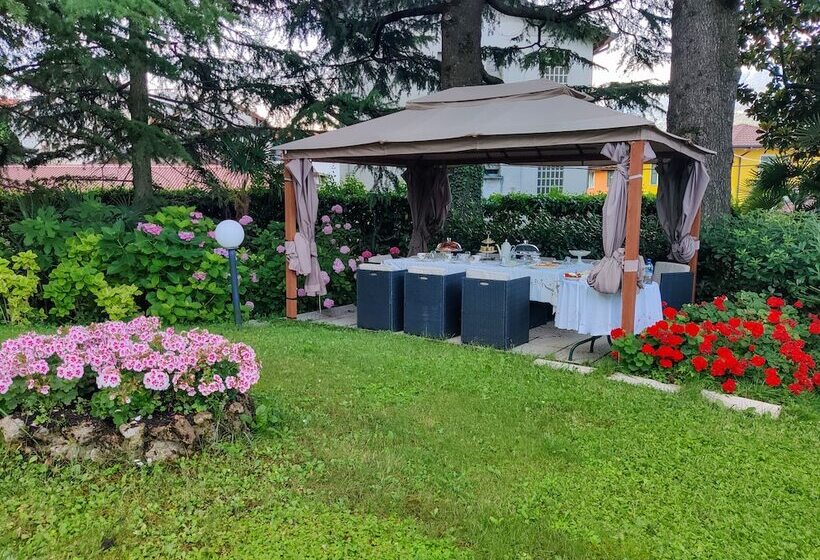 تختخواب و صبحانه Villa Laura