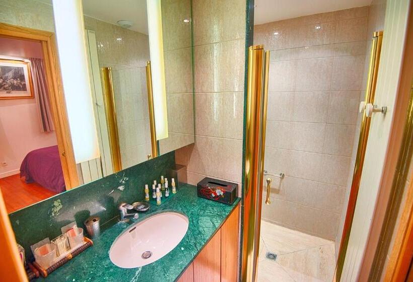 Paris Oasis All Inclusive