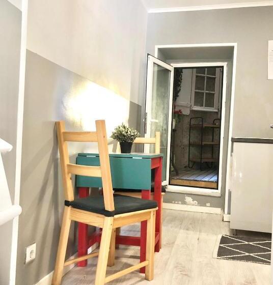 هاستل Now Bastidor Jovial