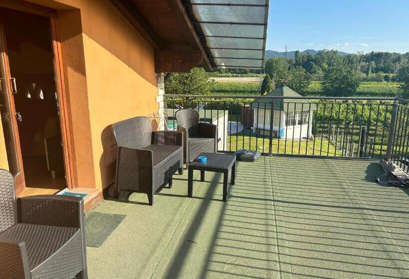 تختخواب و صبحانه Country House La Montagnola