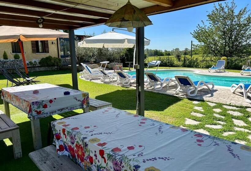 تختخواب و صبحانه Country House La Montagnola