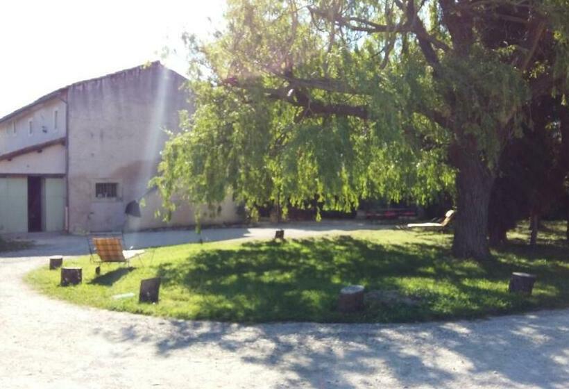 مبيت وإفطار Es Aqui