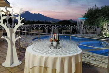 تختخواب و صبحانه Villa C Luxury Estate