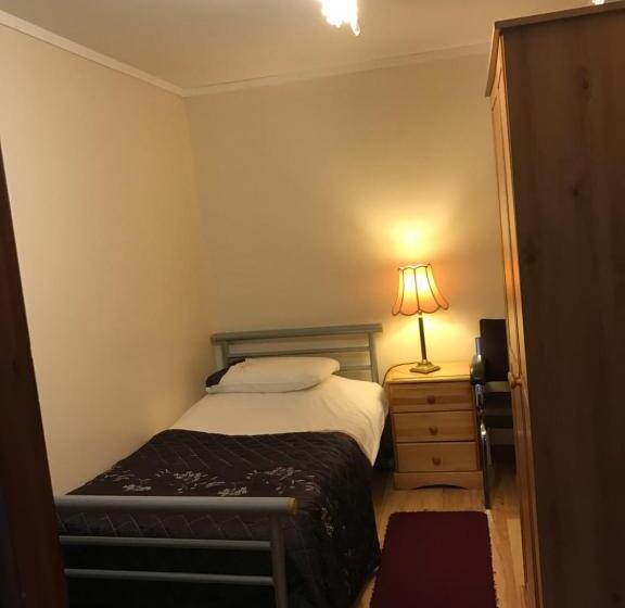 بنسيون Brown S Guest House