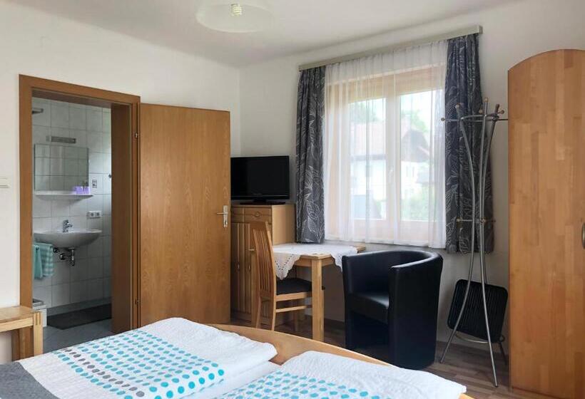 بنسيون Lasserhof