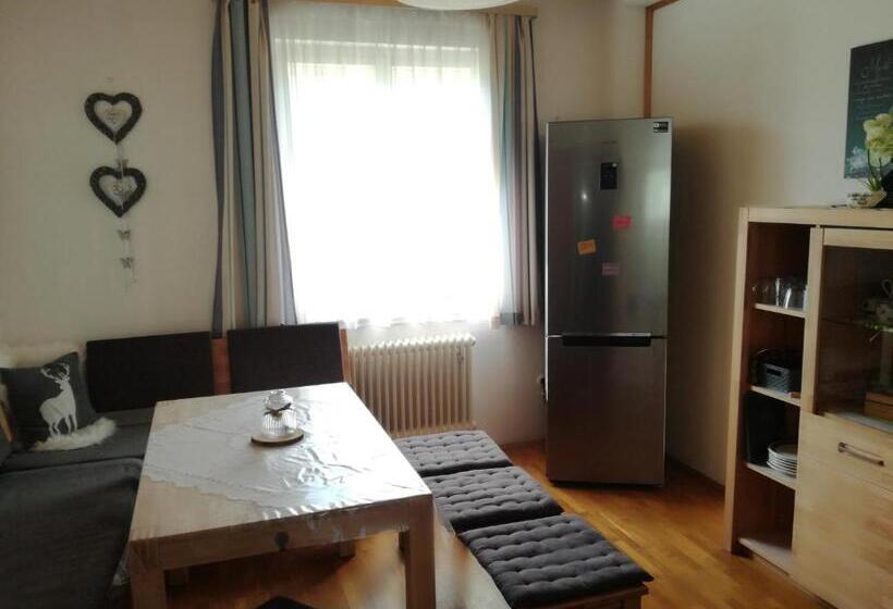 بنسيون Lasserhof