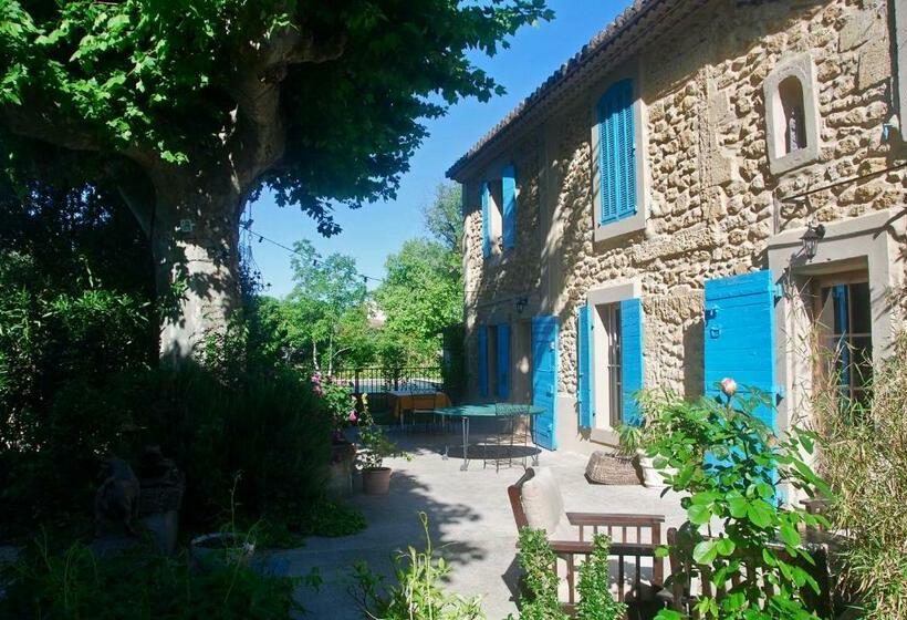 پانسیون Les Volets Bleus Provence