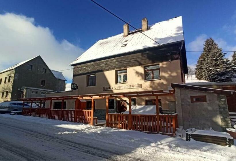 پانسیون Penzion A Restaurace V Háji