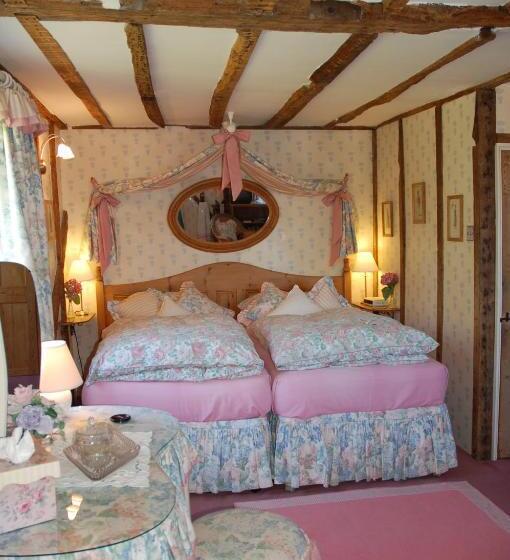 مبيت وإفطار Clayton Wickham Farmhouse