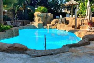 هتل The Red Farm Relais & Spa