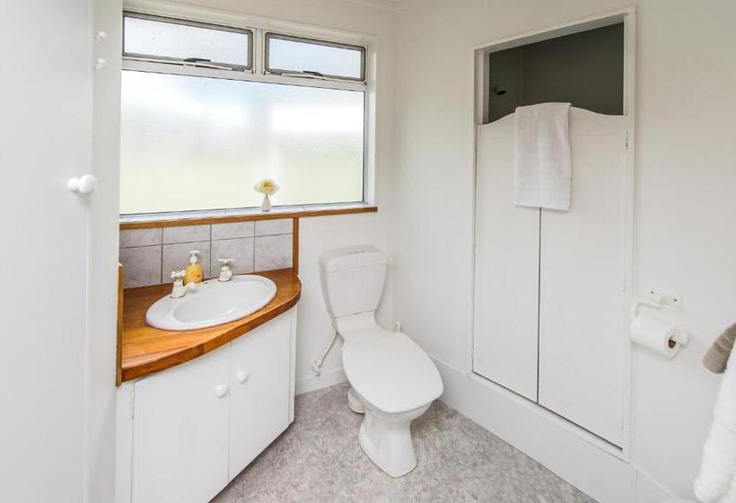 פנסיון Charmae Guest House