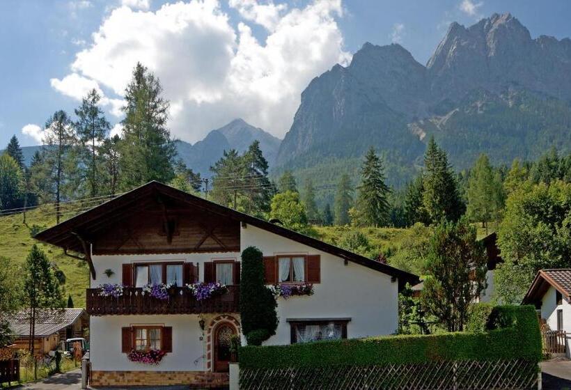 تختخواب و صبحانه Gästehaus Kerschbaum