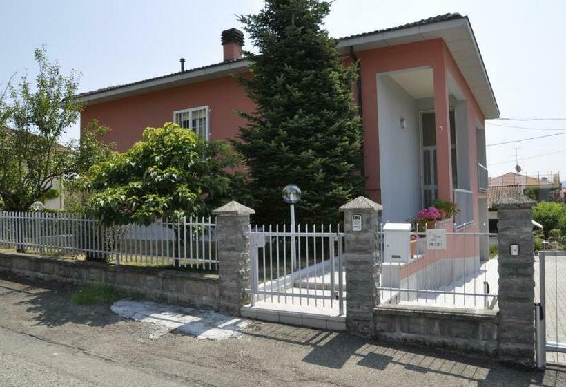 تختخواب و صبحانه La Casa Dei Nonni