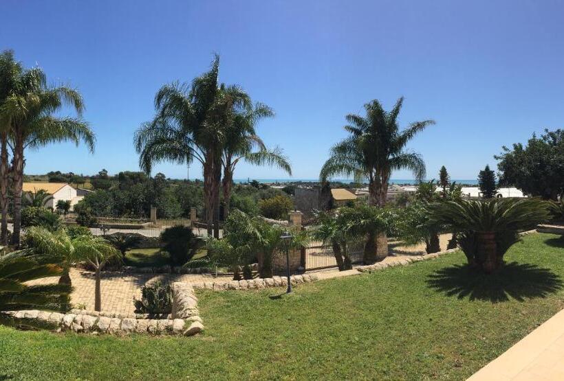 تختخواب و صبحانه Villa Giulia   Sicilian Luxury Garden