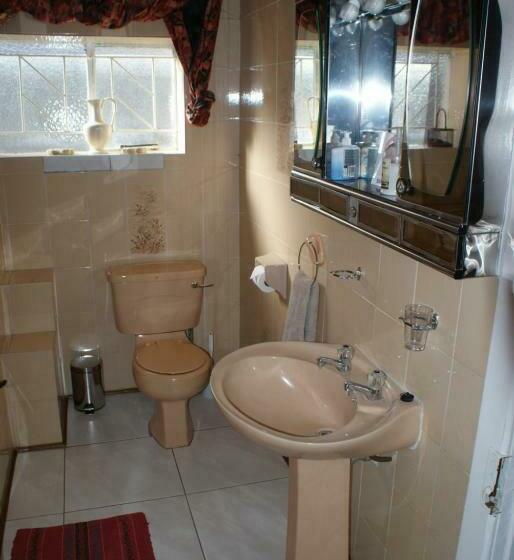 Пансион Ashtree Guesthouse