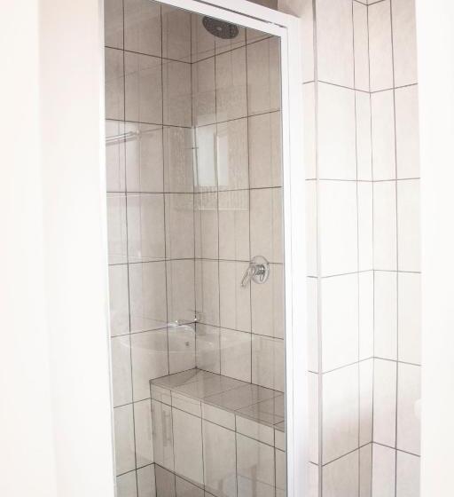 פנסיון Kelzane Self Catering