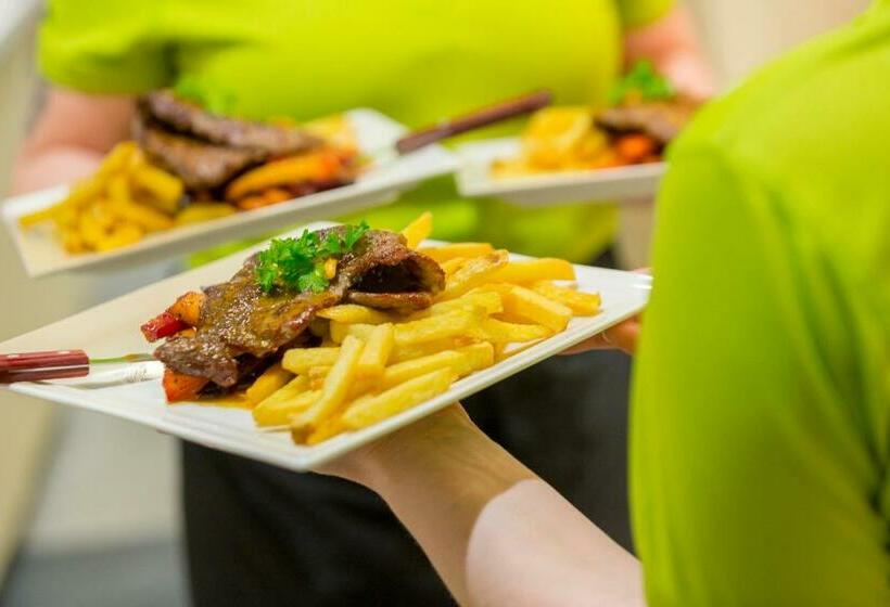 リゾートホテル Niemenharjun Matkailukeskus