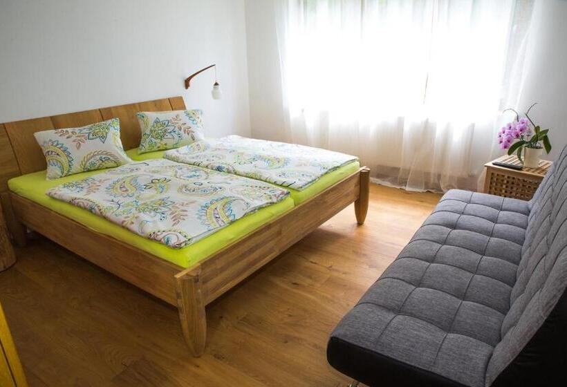 호스텔 Gästezimmer Buchegger