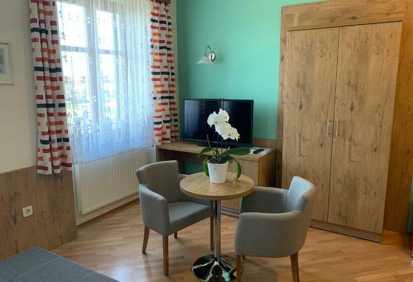 הוסטל Gasthof Wagner Restaurant Pension