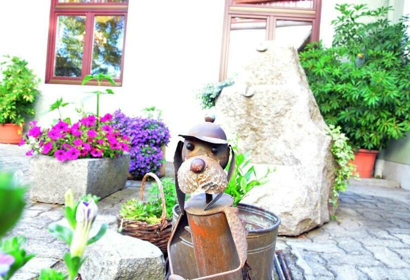 ユースホステル Gasthof Wagner Restaurant Pension