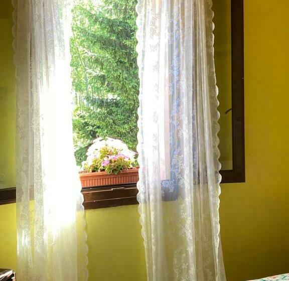 B&b Happiness In The Country