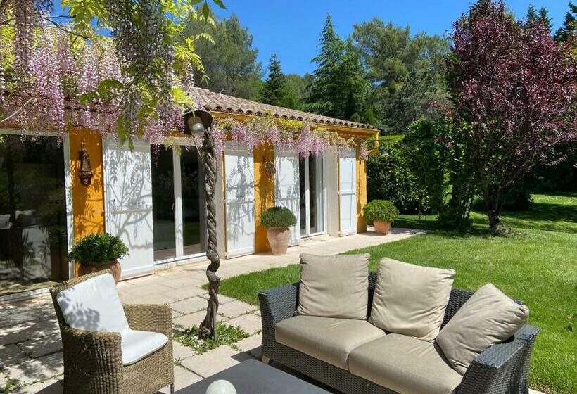 تختخواب و صبحانه Villa De Miha