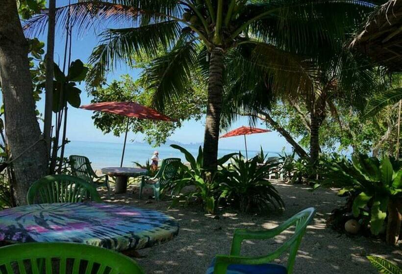 פנסיון Dugong Koh Sukorn