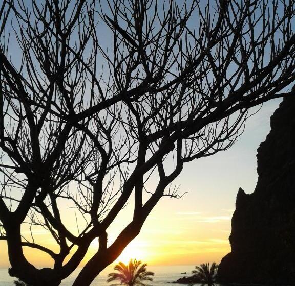 Пансион Sunset Sea Breeze