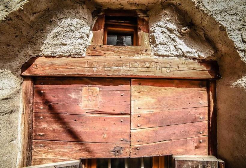 Bed and Breakfast Antica Casa Di Montagna Maison Bovard